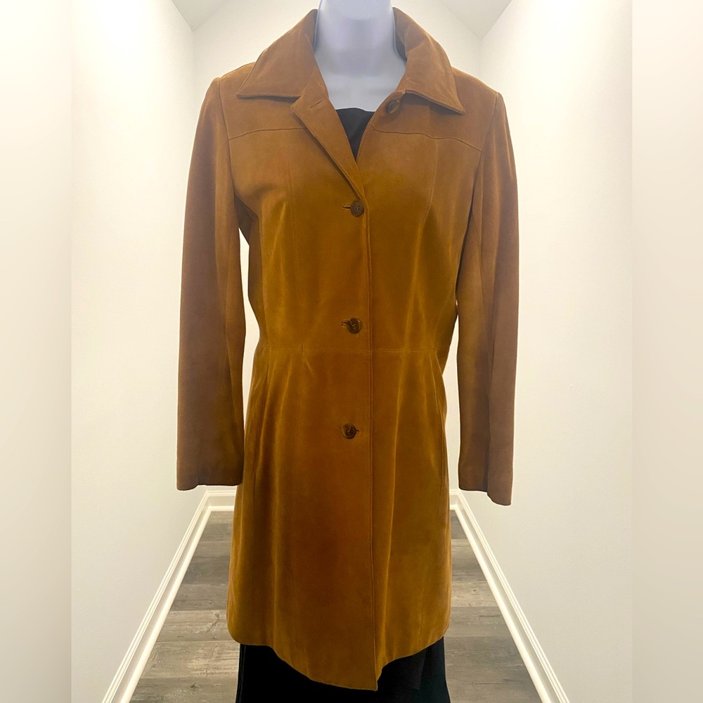 Beautifully tailored Marc New York suede leather jacket in camel/tan size xs.